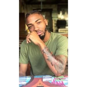 Meet your Posher, Derrick